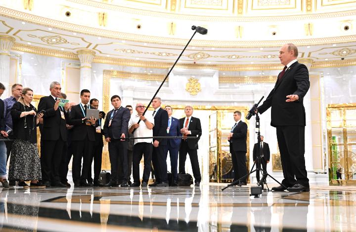 "Интересные вещи обсуждались". Политолог о визите Путина в Туркменистан