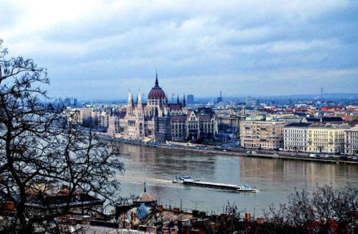 Гид в Будапеште: Венгрия ждет туристов, но их не пускают