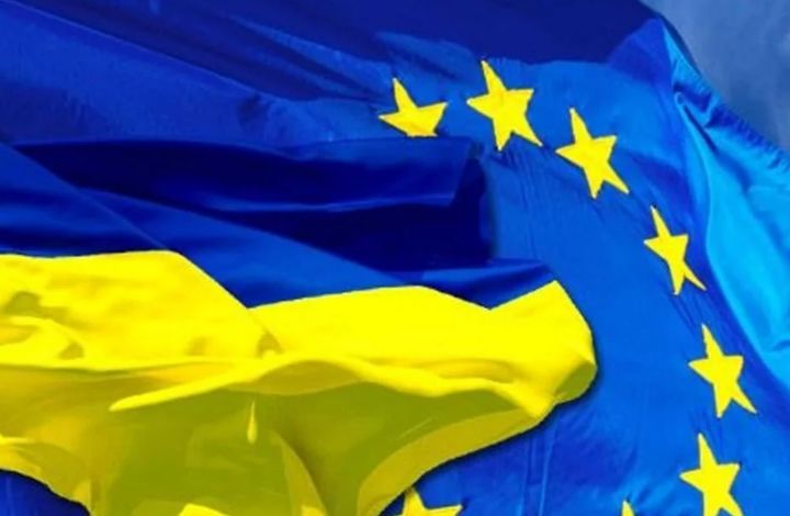 Политолог: Европа "надурила" Украину? Надо читать, что подписываете