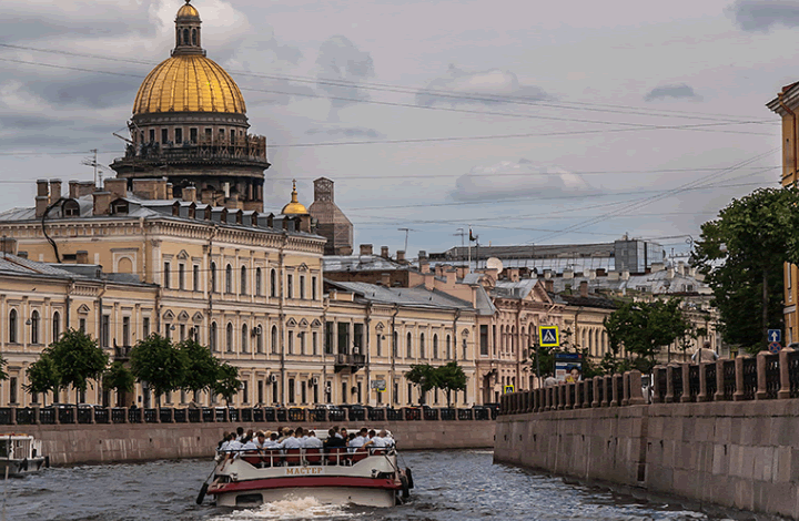 Москвичи хотят покупать особенную недвижимость в Петербурге