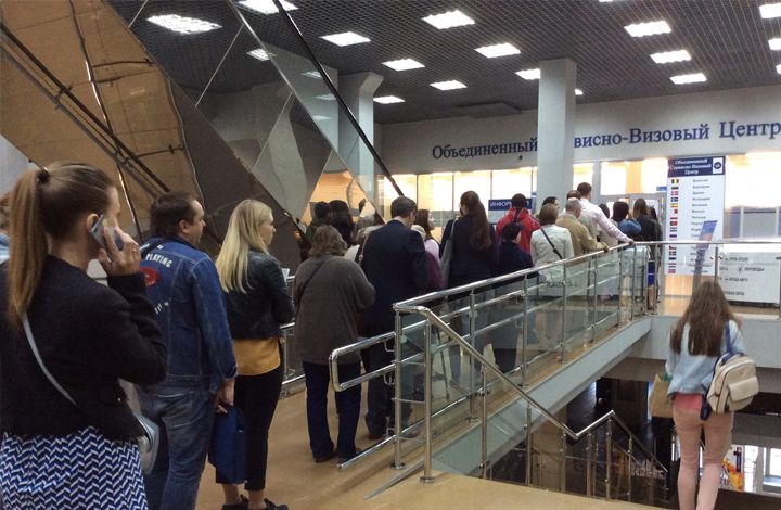 Успеть за 24 часа: россияне штурмуют визовые центры