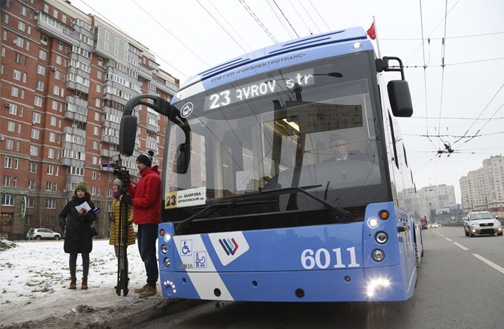 В Петербурге вышли на маршрут первые электробусы