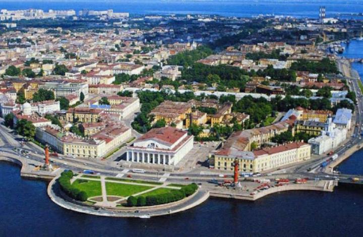 Покупкой жилья в Василеостровском районе Петербурга в июле интересовались жители 177 российских городов