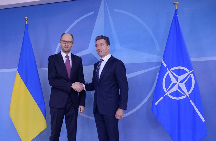 Политолог: Украина для НАТО – отличное поле боя