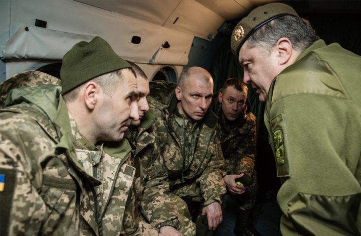 "Единственный шанс". Политик о "подлом плане" Порошенко в Донбассе