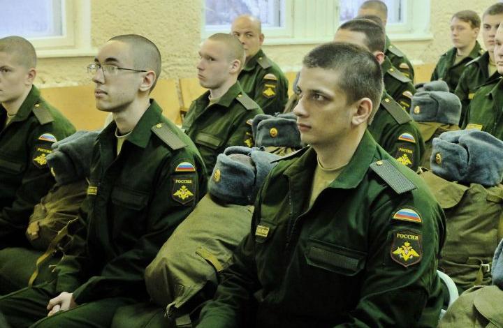  7 из 10 россиян поддерживают идею обязательной воинской службы иммигрантов