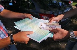 «Быстрая выплата от страховой»: как недобросовестные автоюристы обманывают потерпевших в ДТП