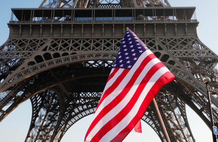 "Колесо раскручивается". Политолог об обострении отношений Франции и США