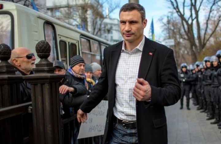 Эксперт о возможной отставке Кличко: Майдан "дожирает" своих вождей
