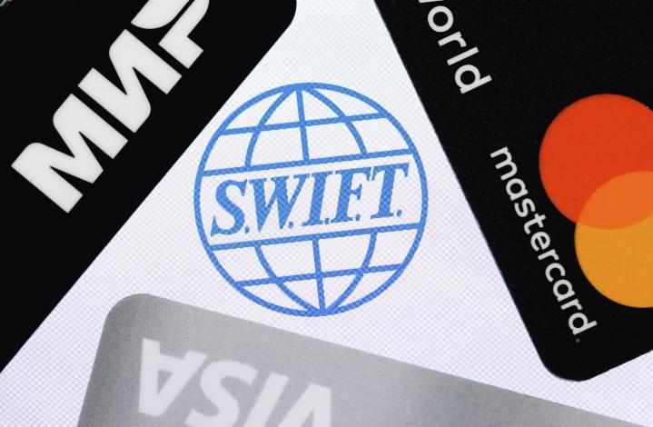 "Был плохой, а теперь...".  Российский банк хотят переподключить к SWIFT