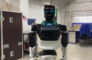 Автономный робот Промобот пригласил российских туристов посетить Пермский край