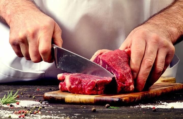 За 23 года россияне стали съедать вдвое больше мяса, в 2024 году ожидается новый рекорд