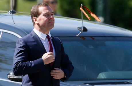 Очередная гранитная отливка от Медведева