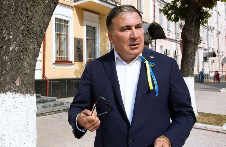 "Летучий голландец". Почему Саакашвили советуют определиться с родиной