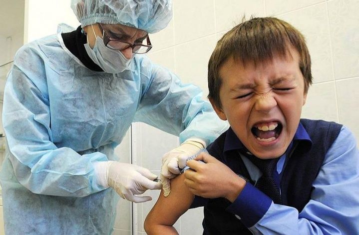 "Решение должно быть за родителями". Родители об обязательных вакцинах