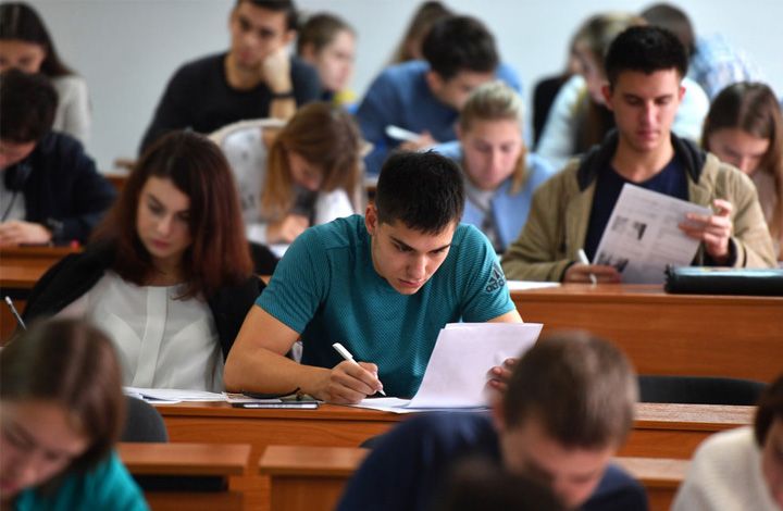 Московские университеты возглавили рейтинг лучших вузов России по уровню зарплат выпускников, работающих в области экономики и финансов