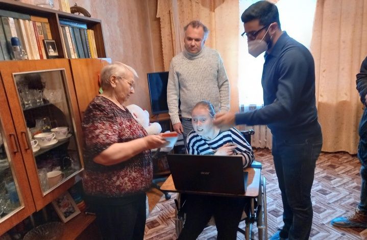 Ноутбук в подарок: ОНФ продолжает оказывать помощь инвалиду-колясочнику из Наро-Фоминска
