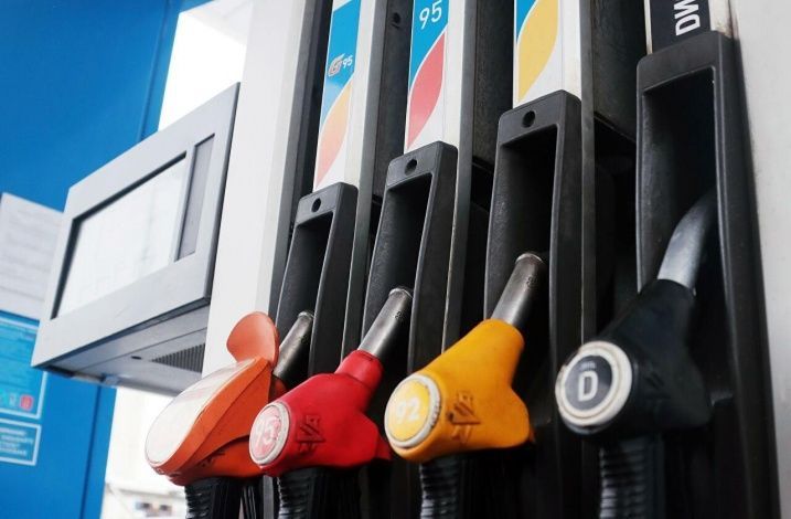 Автоэксперт дал советы россиянам, как сэкономить на бензине