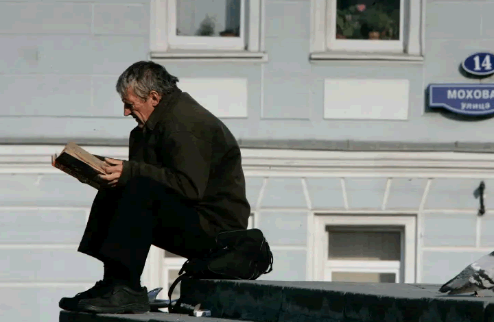 Кто в России читает книги? Рассказал директор ВЦИОМ