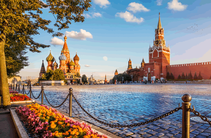 Москва vs Санкт-Петербург – где доступнее арендовать место в хостеле
