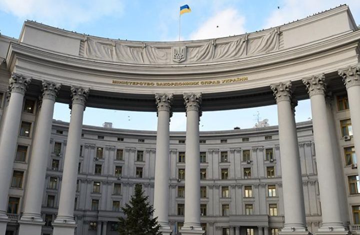 "Пыль в глаза". Мнение об обещаниях Киева проверить консула на антисемитизм