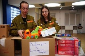 Российские студенческие отряды подарили автомобили с гуманитарной помощью добровольцам из Донецкой и Луганской Народных Республик