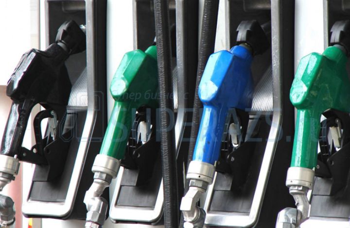 Правительство обещает не допустить роста цен на бензин до 100 рублей