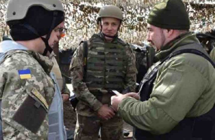 Политолог: есть признаки готовящейся большой военной операции в Донбассе