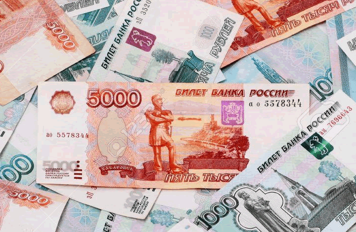 Доверяем рублю, но храним сбережения в разных валютах