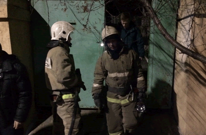 Севастопольские огнеборцы ликвидировали пожар в частном домовладении в Ленинском районе