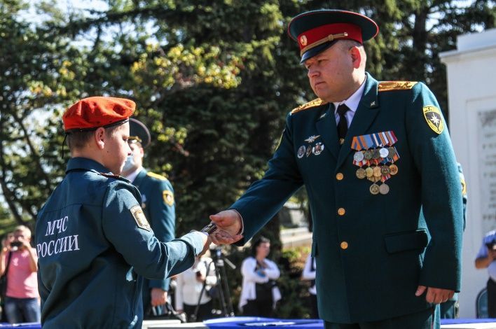 На Малаховом Кургане в Севастополе состоялось пятое юбилейное посвящение в кадеты МЧС России