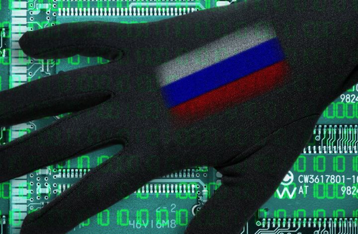 Политолог о словах Порошенко про "кибервойска РФ": а что еще ему говорить?