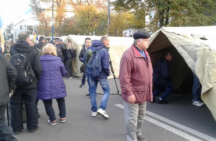 Олейник: акции в Киеве могут закончиться плохо для Порошенко