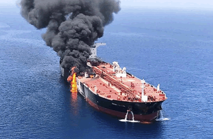 Кто против кого? В Оманском заливе атакованы нефтяные танкеры