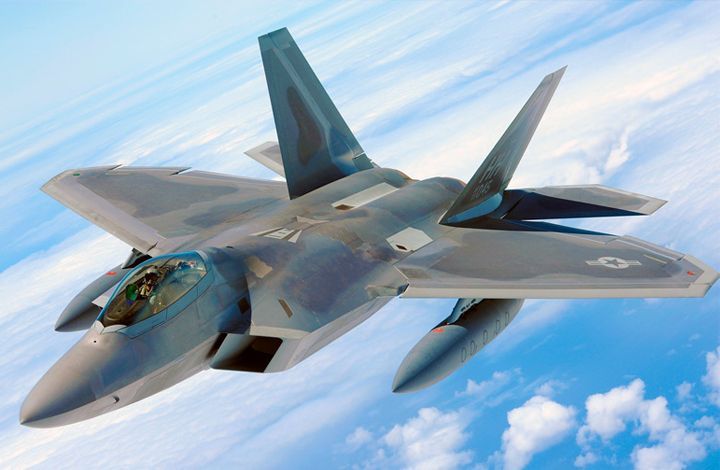 Эксперт: против американских F-22 и F-35 есть российское "противоядие"