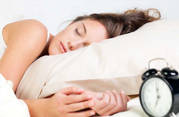 Ученые: Сон на боку продлевает жизнь и избавляет от храпа