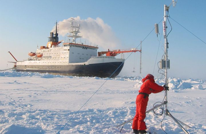 Эксперт: Освоение Арктики - это не только нефть и газ, это не только качать и копать