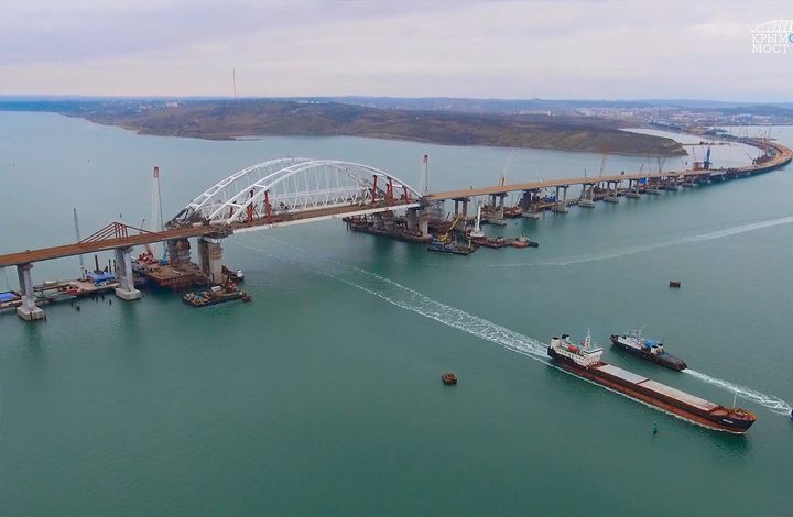 Грандиозная стройка страны: на Крымский мост приходит железная дорога