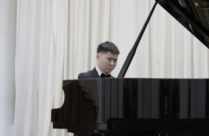 В Московской консерватории пройдет международный конкурс юных пианистов имени первого якутского композитора