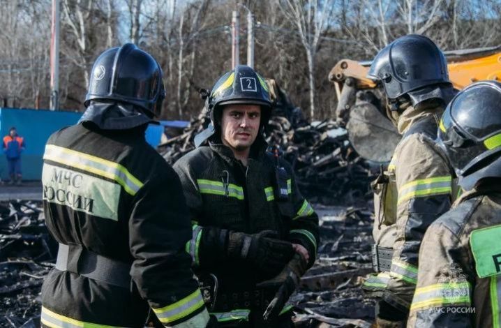 Крупный пожар по улице Нефтяная в Севастополе ликвидирован силами МЧС России