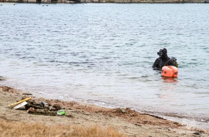 В Севастополе установлено семь мест для крещенских омовений – в канун праздника водолазы МЧС России обследовали там акваторию