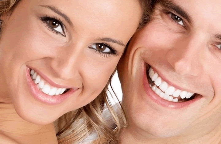 Стоматолог предупредила о последствиях домашнего отбеливания зубов