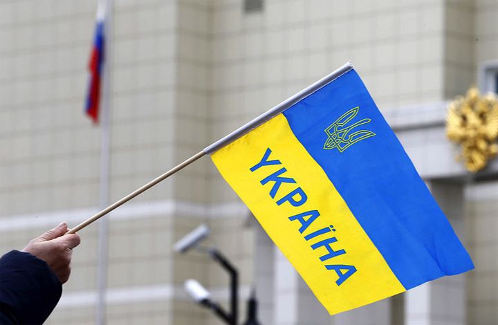 Политолог: уходящие власти Украины спешат реализовать антироссийский план