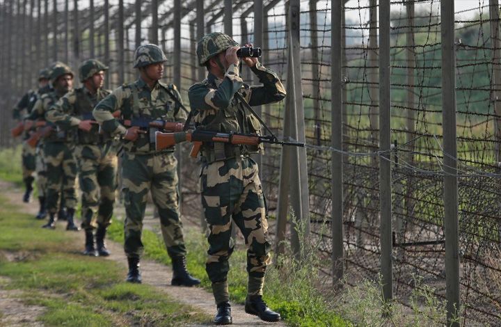 Военный эксперт: "третья сила" разжигает конфликт Индии и Пакистана