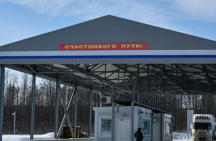 Крымский депутат: Киев создает искусственные барьеры на границе с РФ