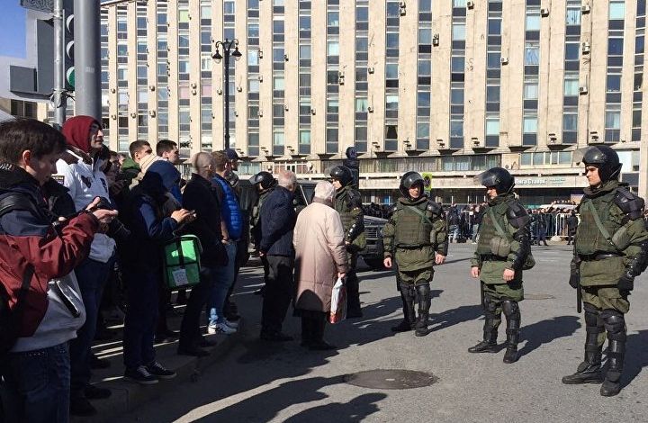 Мнение: участники воскресной акции в Москве хотели "понарываться"