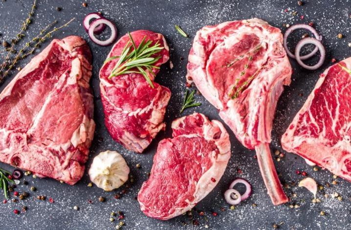 В 2024 году россияне впервые съедят по 83 кг мяса