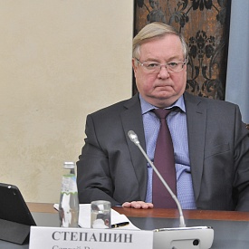 Михаил Мень ответил на вопросы граждан в рамках проекта ОП РФ «Час с министром»