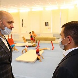 Качество ремонтных работ в спортивной школе проверил глава Реутова