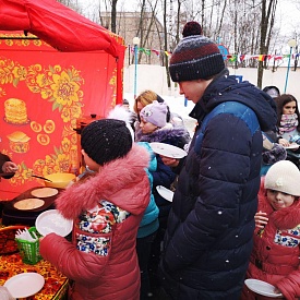Активисты ОНФ в Подмосковье организовали празднование Масленицы для детей из реабилитационного центра в Балашихе
